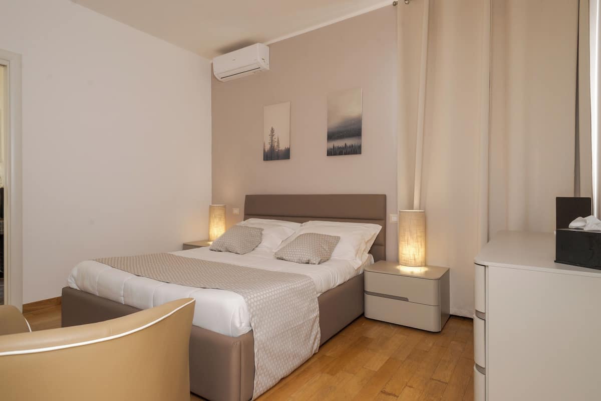 Phòng Suite Deluxe | Bộ trải giường bằng vải cotton Ai Cập, bộ đồ giường cao cấp 