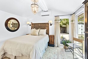 1 habitación, escritorio, tabla de planchar con plancha y wifi 
