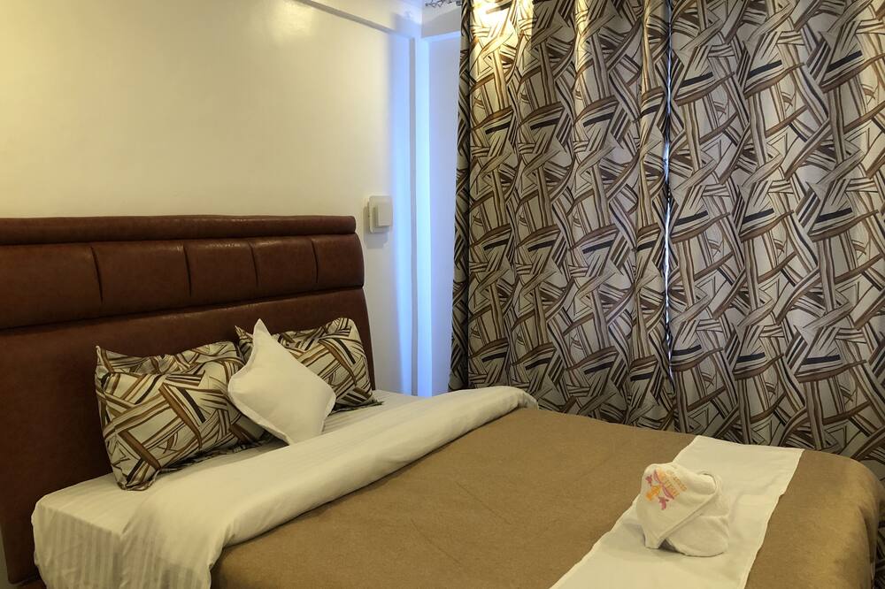 Hellenis Guest House