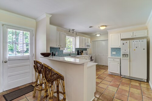 Pools Paradise: 4  BR, 2  BA House in Wilmington, Sleeps 8