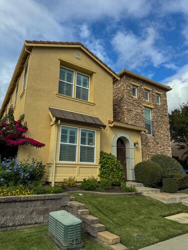 Family-Friendly 4BR Retreat • Easy Access to Napa & Bay Area Fun