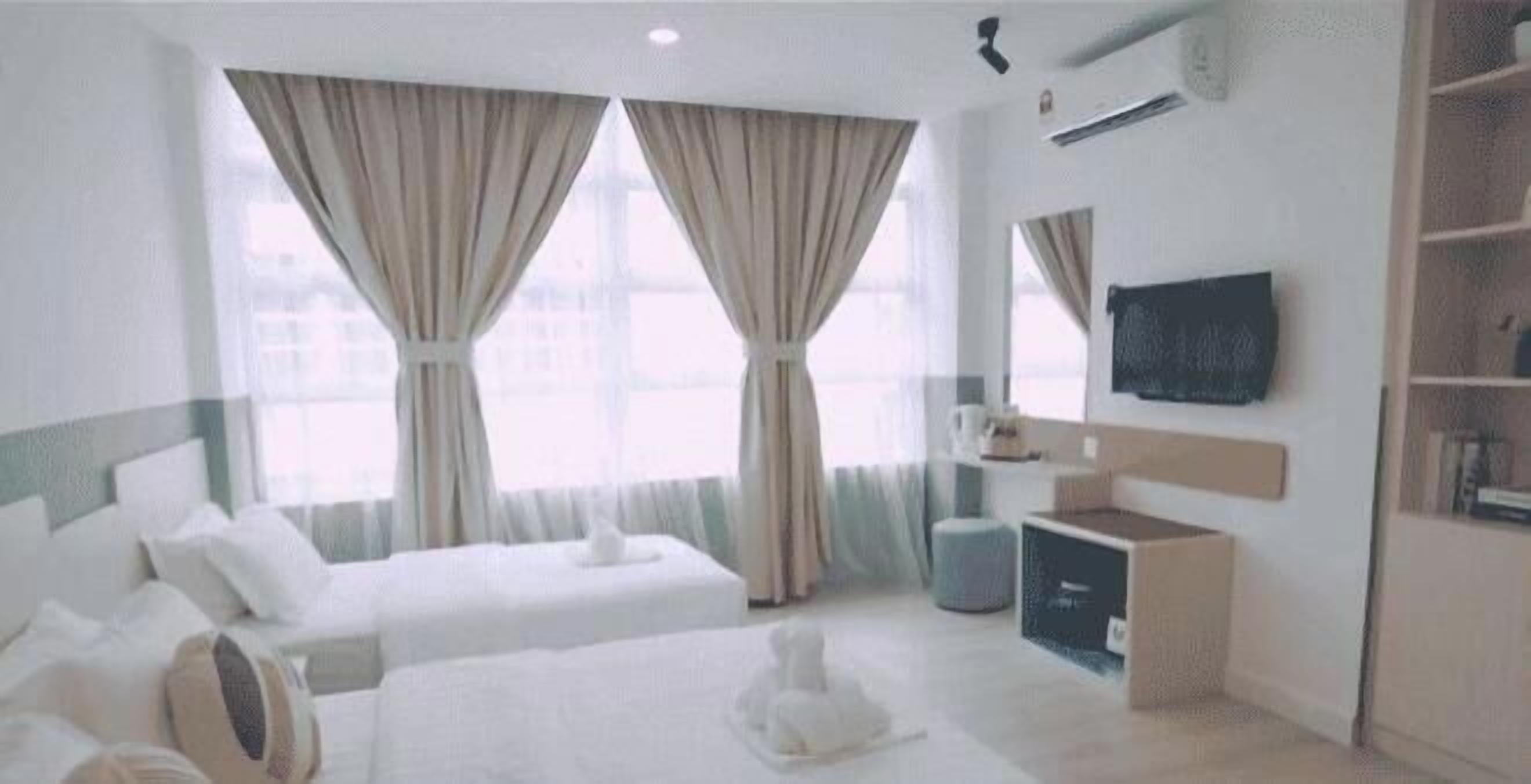 客房内保险箱、办公桌、隔音、熨斗/熨板