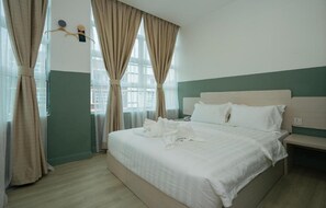 Premium Queen Room | In-room safe, desk, iron/ironing board, free WiFi - All Are Welcome Lawas Boutique Hotel (Lawas)