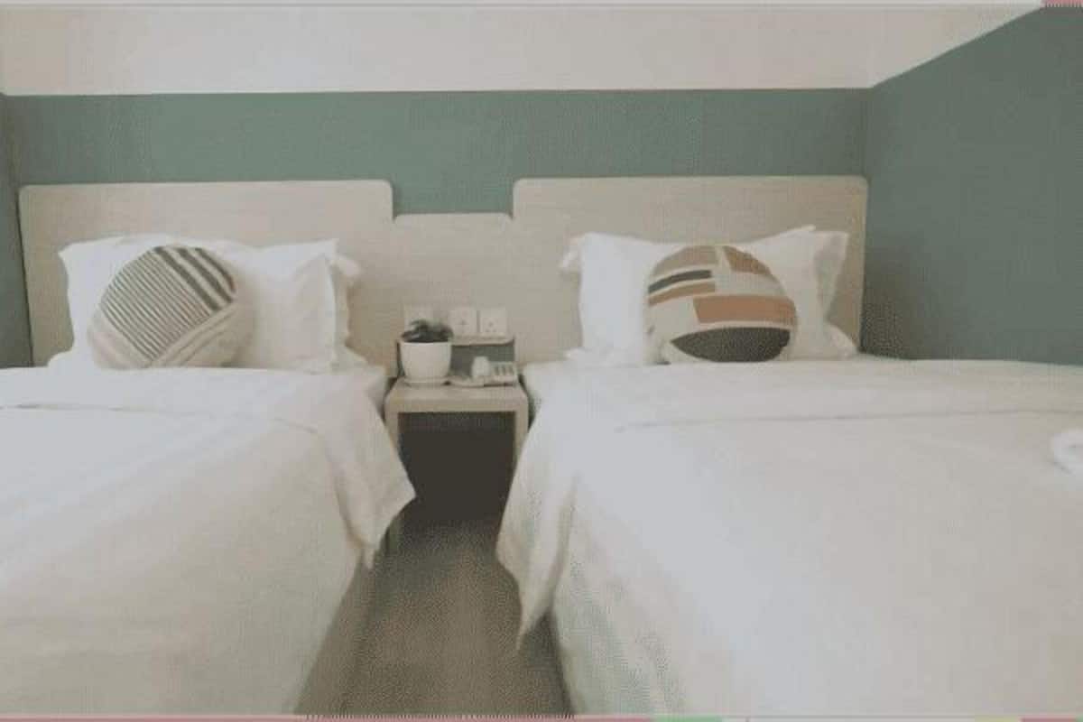 客房内保险箱、办公桌、隔音、熨斗/熨板