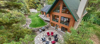 Sleeps up to 14. Stunning and spacious log cabin within 30 min of Brainerd.