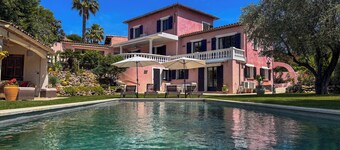 La Dolce Villa, 11 sleeps, Pool & Landscaped Garden