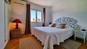 6 Schlafzimmer, Bügeleisen/Bügelbrett, Reisekinderbett, WLAN