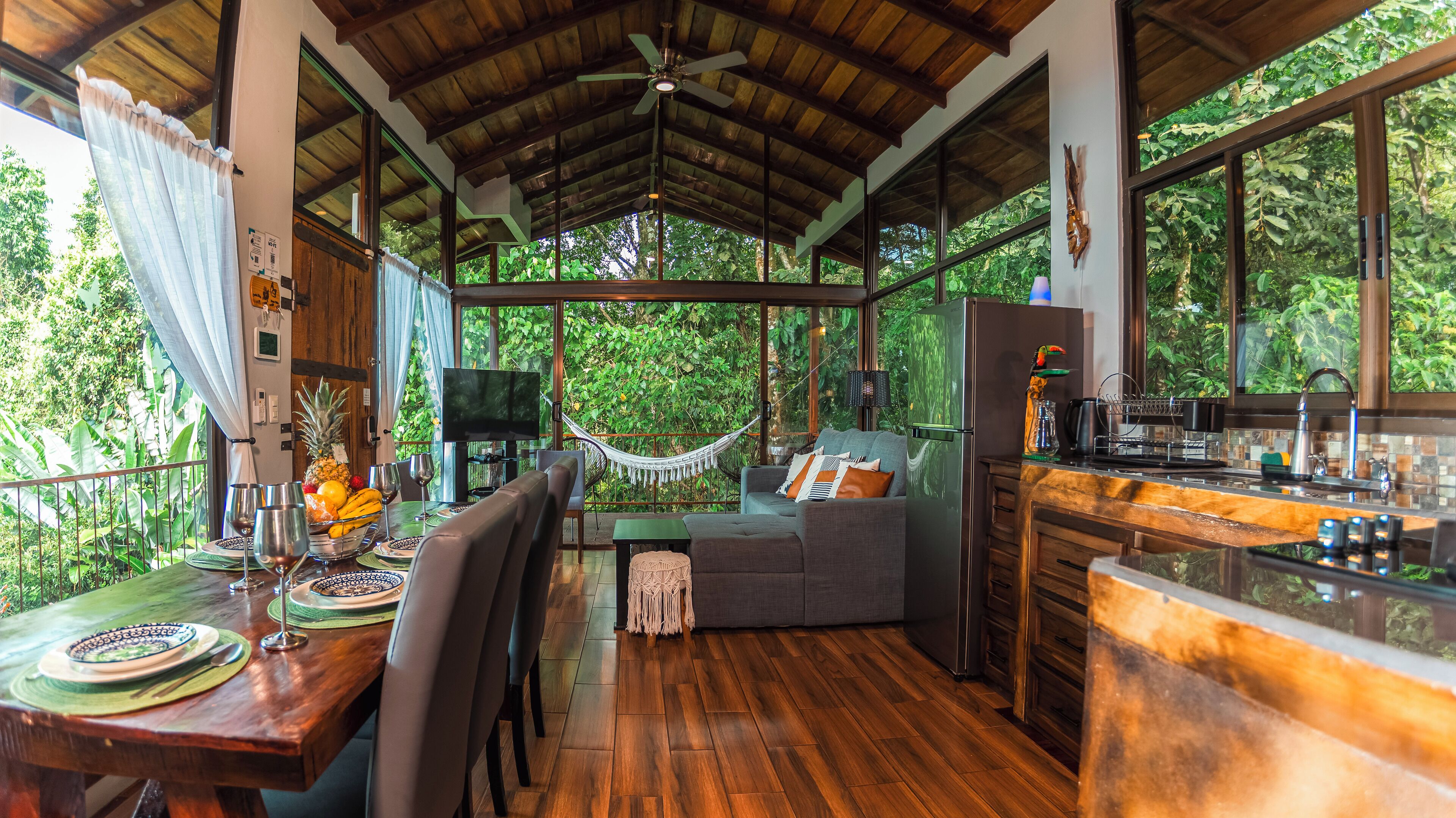Cabañas Caeli, 3 Bedroom Cabin | Ruang tamu | 40 inci sebuah televisyen pintar dengan digital, Netflix, Hulu