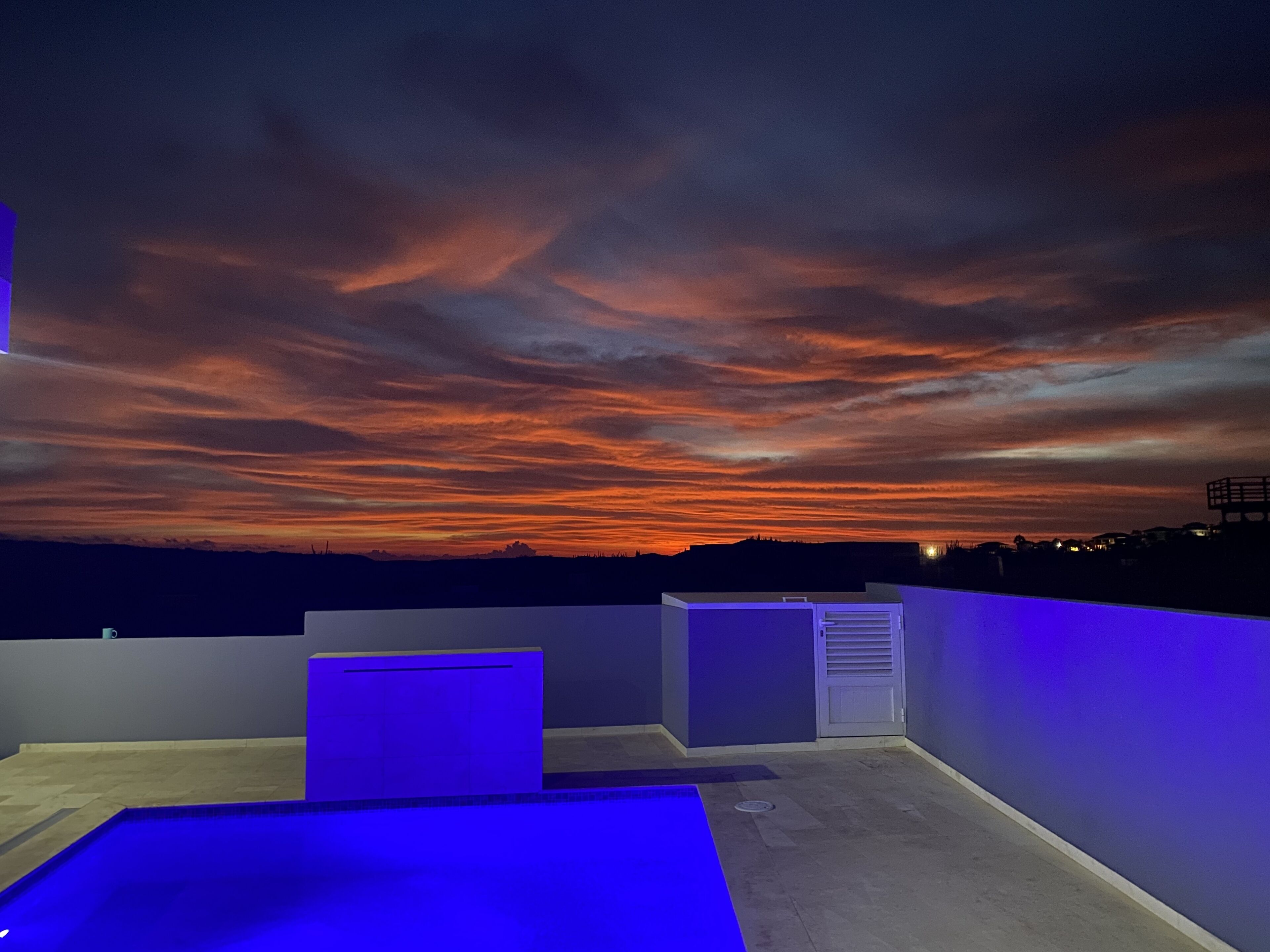 حمّام سباحة خارجي