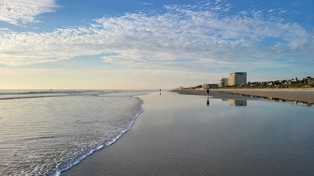 Beach nearby, beach towels. Cozy family home 20 minutes from the beach
