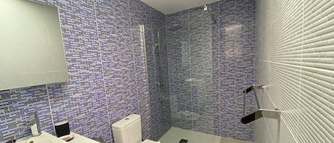 Douche, séchoir à cheveux