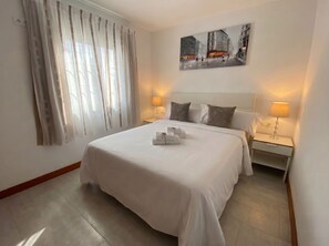 2 chambres, fer et planche à repasser, accès au Wi-Fi (inclus)