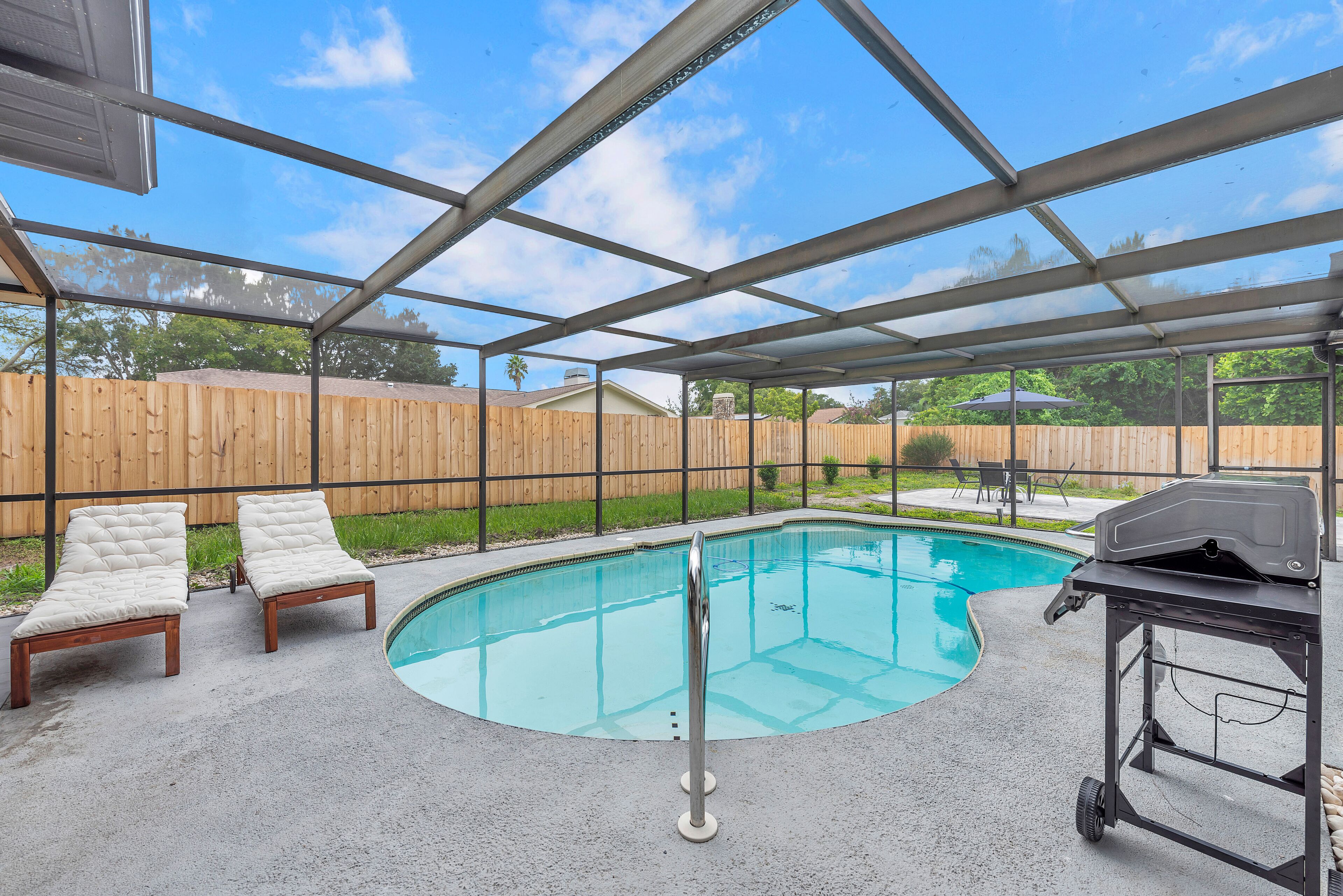 Tranquil Fully Renovated Modern Home Palm Harbor