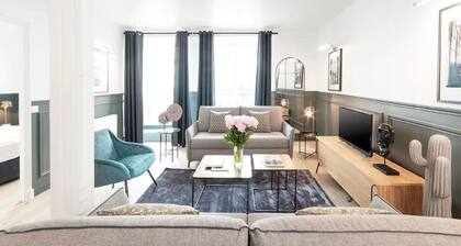 Beautiful 4-bed Apartment in London