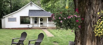 Serene Historic Cabin, Nine Acre Estate, Just Off I-5