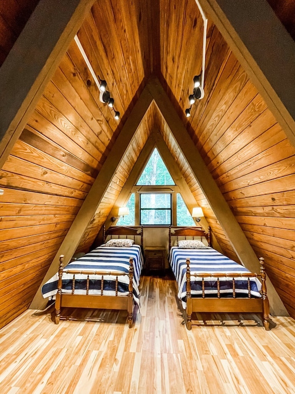 - Newly Renovated - Cabin In Gated, Mountain Community ~ Sleeps 6 ~ Wifi - Monteagle, TN