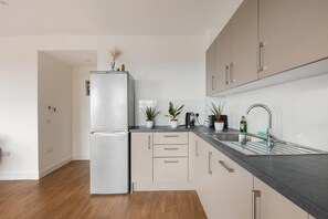Apartment, 2 Queen Beds | Private kitchen | Fridge, oven, stovetop, dishwasher - Beautiful 2-bed Apartment in Wembley (Wembley)