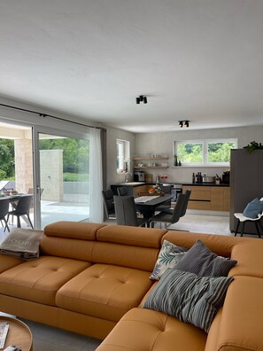 Smart TV, table football, ping pong