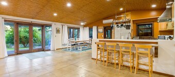 7.5 Acre Sprawling Sequoia Estate with Hot Tub, Private Pond and Flume hike 