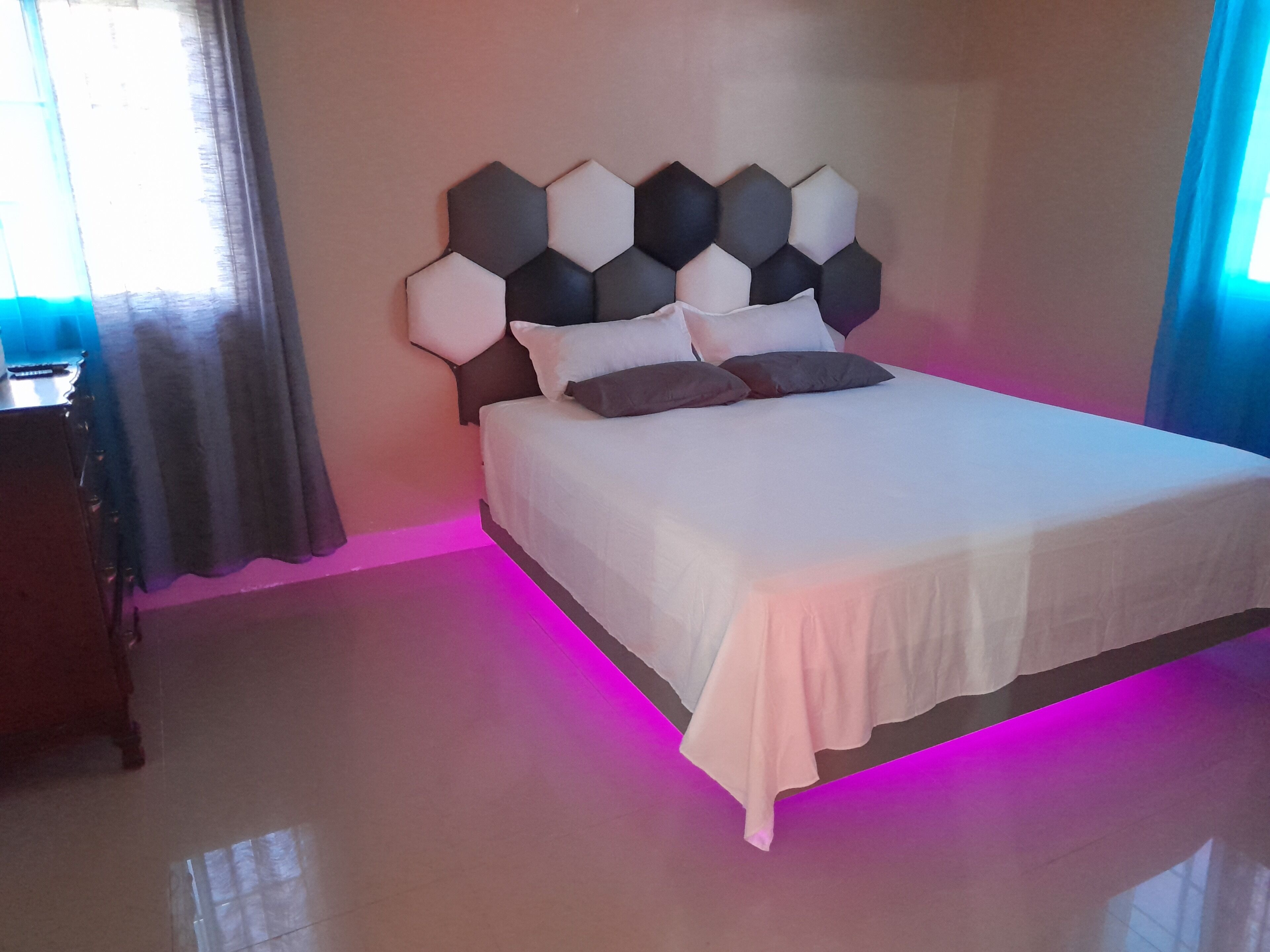 2 Schlafzimmer, Schreibtisch, Bügeleisen/Bügelbrett, WLAN