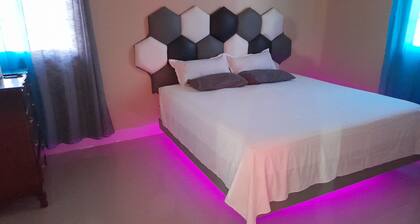 Loodik Vacation Home Brompton Manor