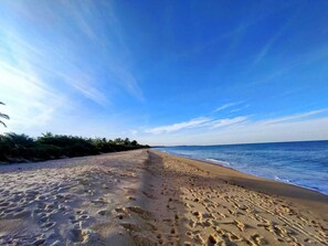 On the beach, white sand - POUSADA PEDRA DO NEGRO (Porto Seguro)