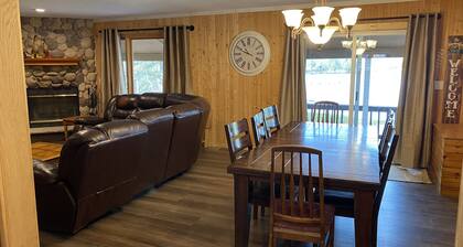 Lakefront Cabin on a Private Lake - only a 0.5 mile from the snowmobile trials!