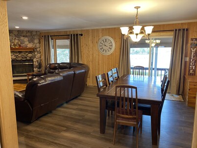 Lakefront Cabin on a Private Lake - only a 0.5 mile from the snowmobile trials!