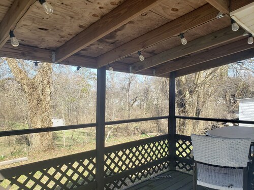 Cute & Cozy Cottage near Downtown APSU! 