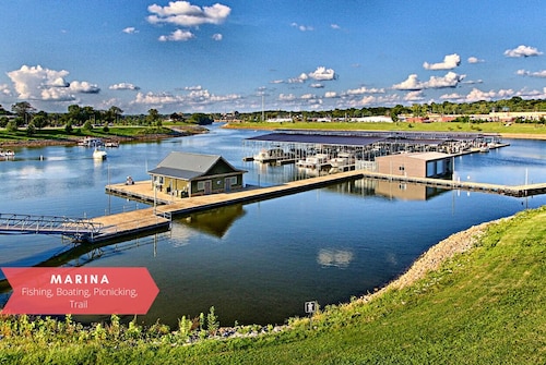 Cute & Cozy Cottage near Downtown APSU! 