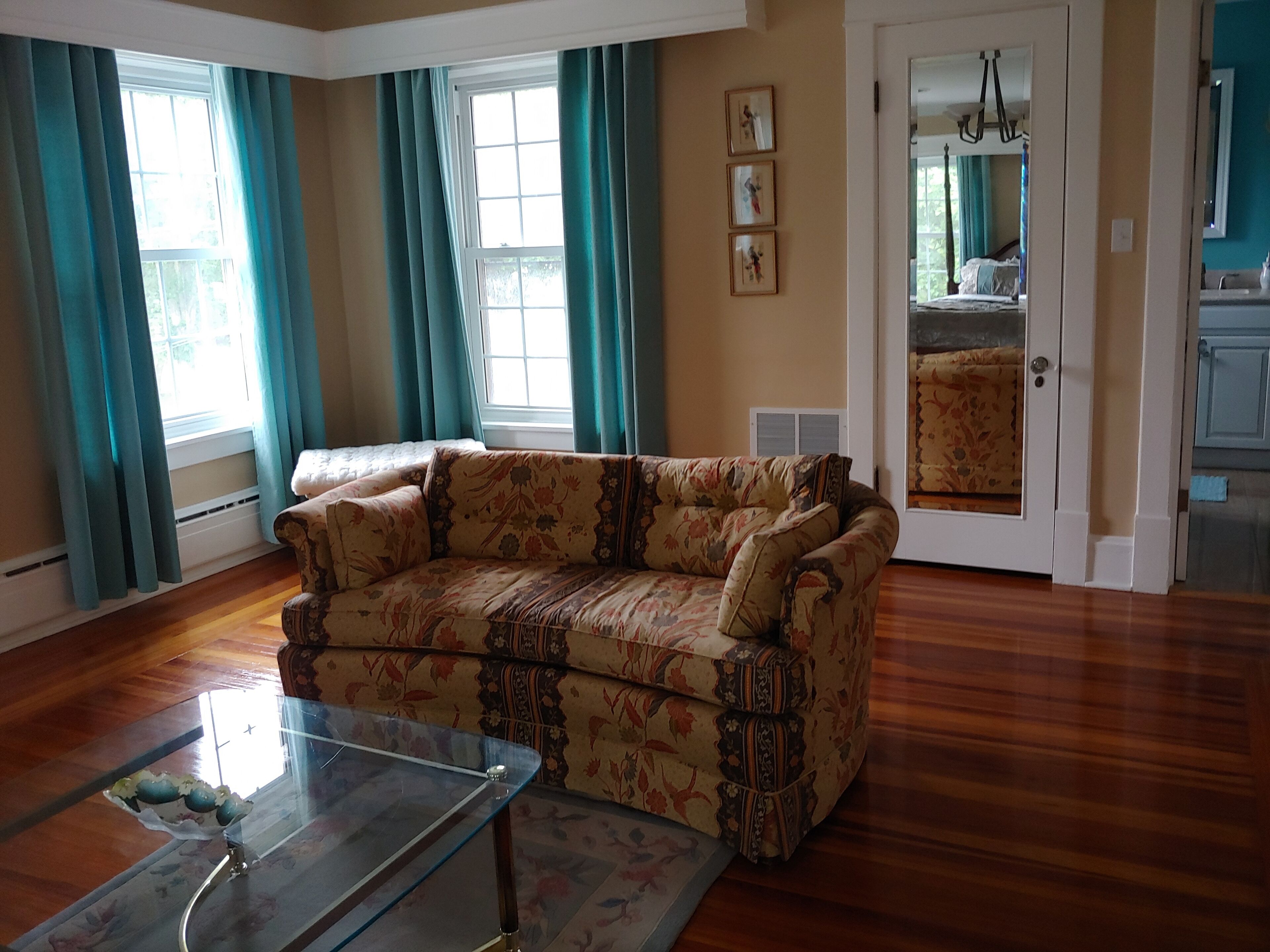 Individually furnished, iron/ironing board, cots/infant beds, free WiFi