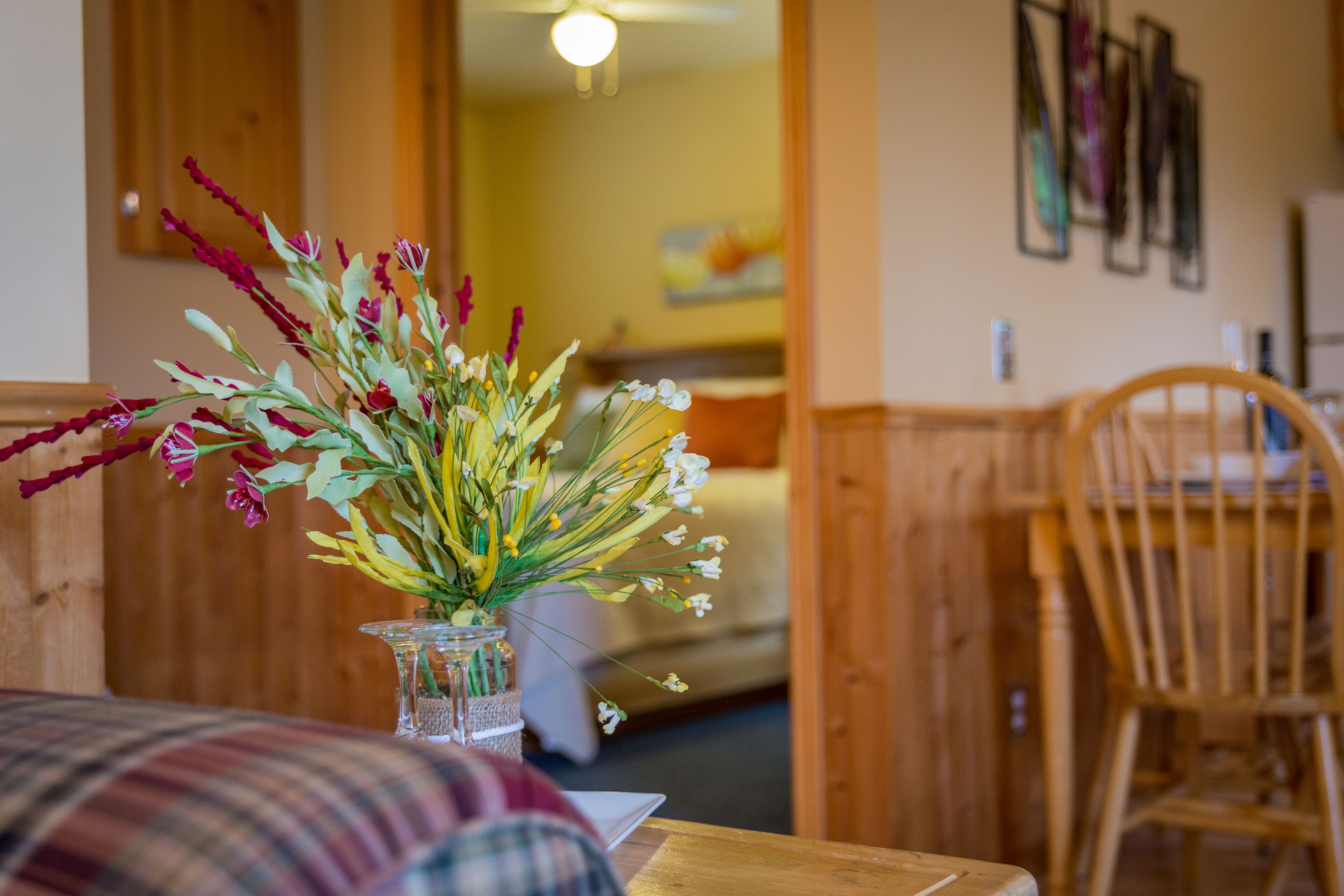 Honeymoon Cabin | Living area