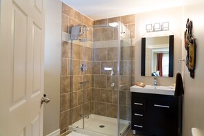 Bathroom - Middle Brook Cottages & Chalets (Glenburnie-Birchy Head-Shoal Brook)