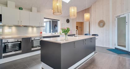 Superbe maison de 13 chambres Ă NĂžrre.