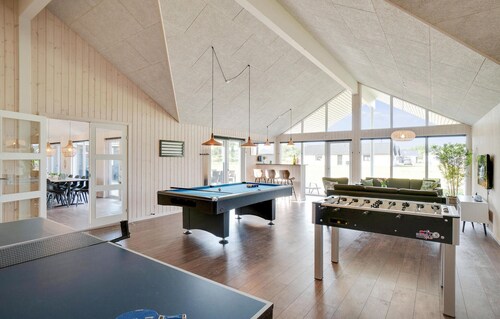 13 bedroom awesome home in Nørre Nebel