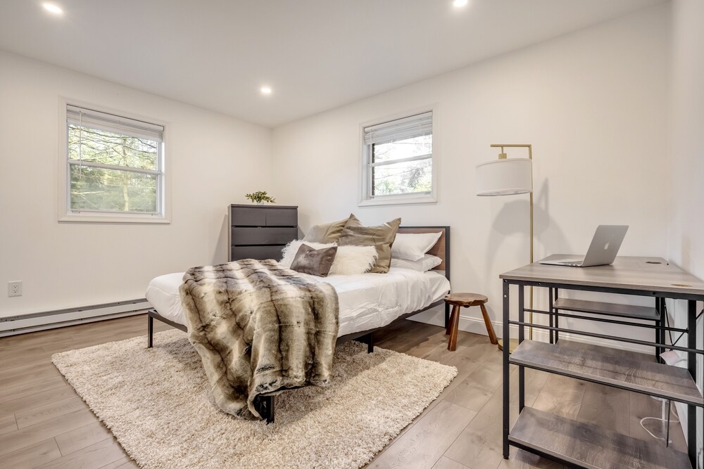 Luxury Pocono Home w/ Glamping Tent. Near Lake/Ski Pocono Summit Vrbo