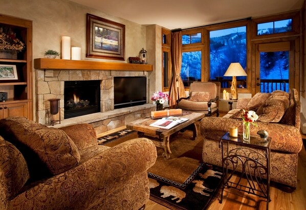 TV, fireplace, DVD player