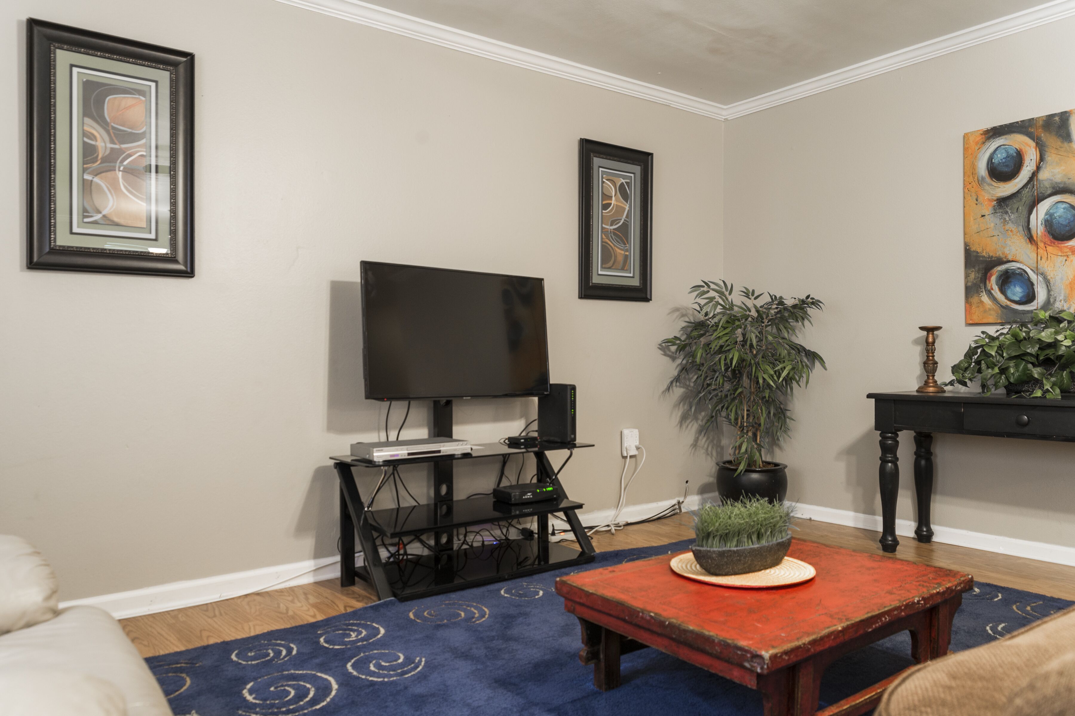4 Bedroom 2 Bathroom Comfortable Furnished Home<br>4636 N fuller Pl