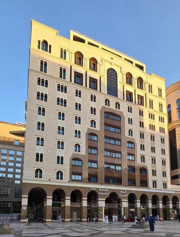 Front of property - Hotel Karam Al Madina (Madinah)