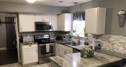 Spacious house minutes from the Horse Park