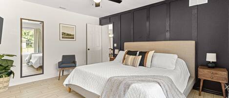 2 bedrooms, desk, iron/ironing board, travel cot