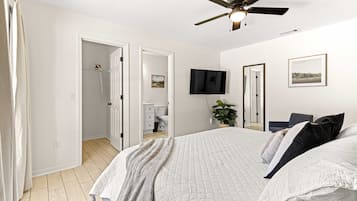 2 bedrooms, desk, iron/ironing board, travel crib