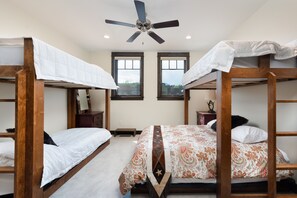 3 Schlafzimmer, BĂŒgeleisen/BĂŒgelbrett, WLAN, BettwĂ€sche