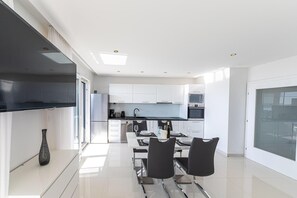 Fridge, microwave, oven, dishwasher - 2 bedroom lovely apartment in Seget Donji (Seget Donji)