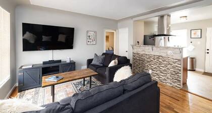 Quiet-Chef's kitchen-Laundry-Updated-Pet friendly
