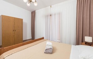 2 quartos, Wi-Fi de cortesia, roupa de cama