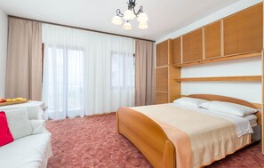 2 bedrooms, free WiFi, bed sheets