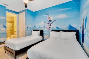 11 habitaciones, tabla de planchar con plancha y cuna de viaje 