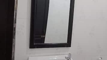Basic Double or Twin Room | Bathroom