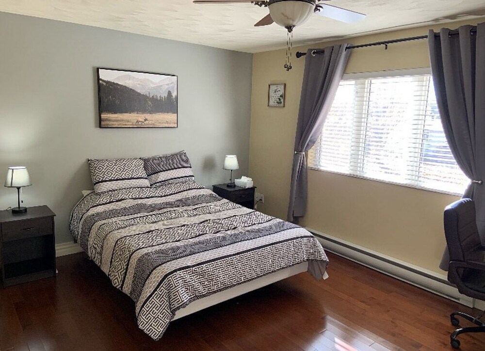 Pleasant 3 Bedroom Moncton Home with Jacuzzi Moncton Bookabach